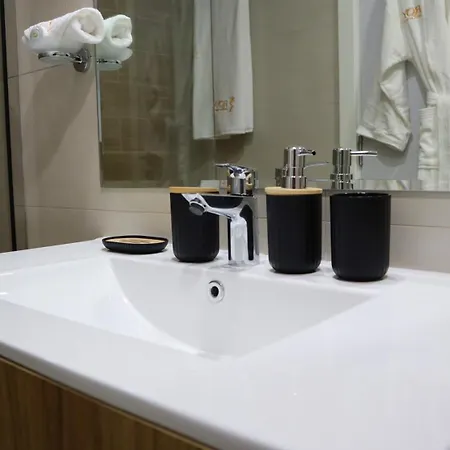 Chalet 2Br Duplex Apartment In Masdar City Abu Dhabi Exterior photo